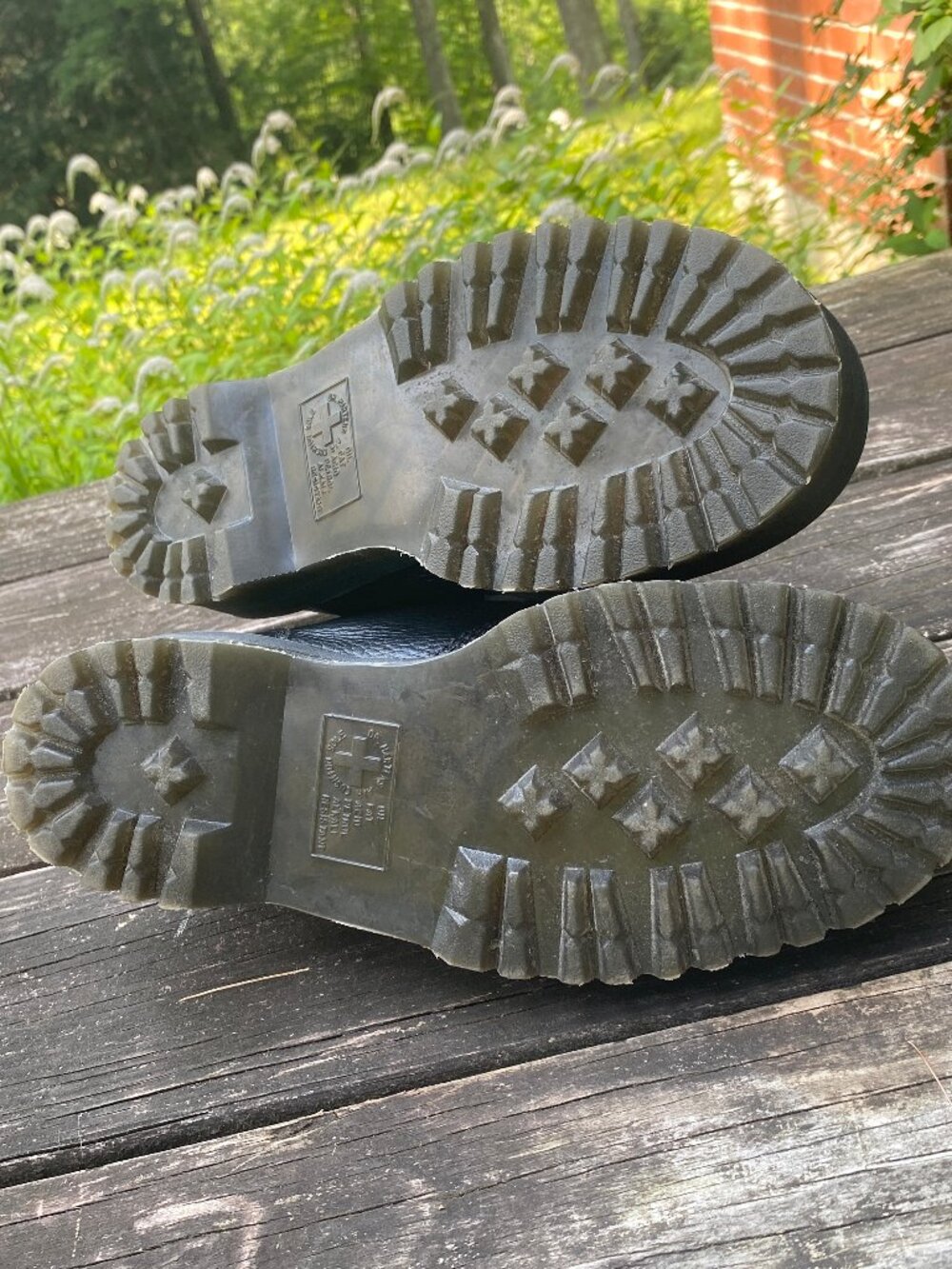 Women's Doc Martens Devon Heart Platform Boots - Size 8 USA/39 EURO Worn Once! - Picture 4 of 6